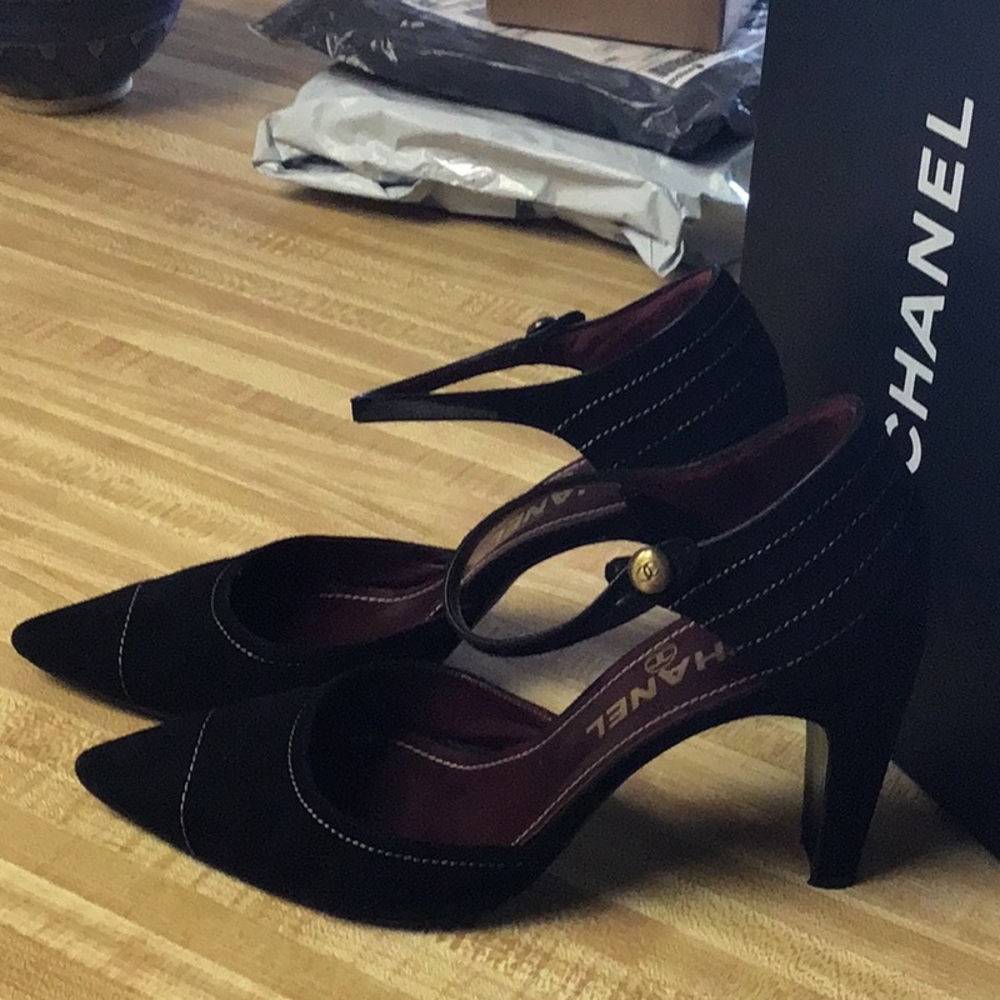 Chanel Slingback Heels - Picture 2 of 6